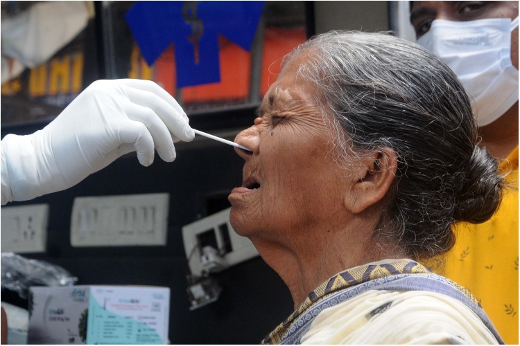 भारत में कोरोना के 21,880 नए मामले दर्ज, 60 मौतें