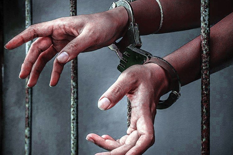 उत्तर प्रदेशः मजार पर तोड़फोड़ के आरोप में 2 भाई गिरफ्तार