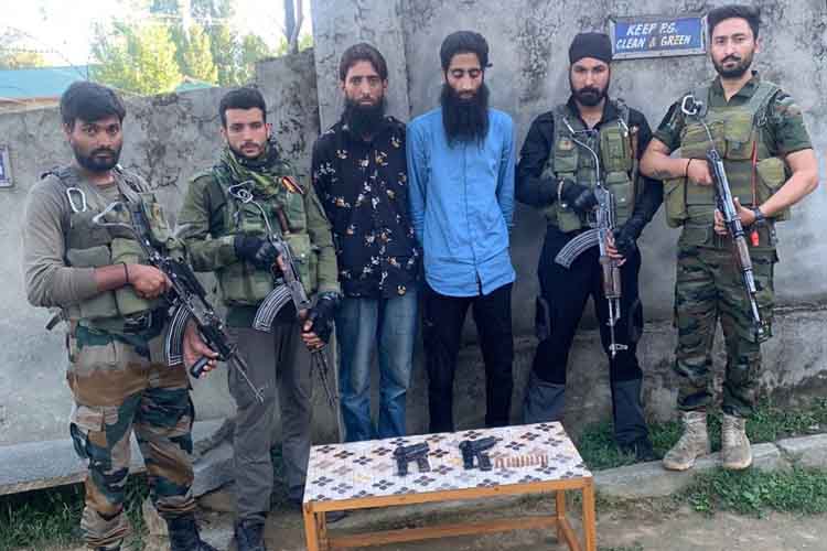 जम्मू-कश्मीर: सोपोर में लश्कर के दो हाइब्रिड आतंकवादी गिरफ्तार