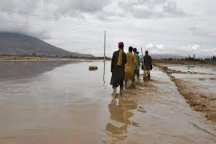 अफगानिस्तान : गजनी प्रांत में अचानक आई बाढ़ में 10 अफगान सुरक्षाकर्मियों की मौत