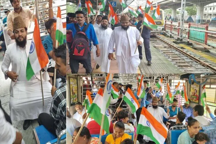 मुंबई में स्टेशन से ट्रेन तक मुफ्ती जिया की तिरंगा यात्रा