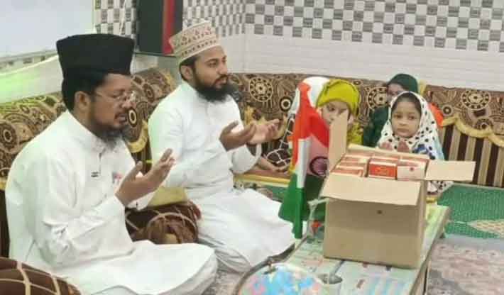 https://www.hindi.awazthevoice.in/upload/news/166057867120_Bareilly_'Yumea_Azadi'_celebrated_in_Madrasa_Darul_Uloom_Shen_Aala_Hazrat,_sung_Tarana-e-Hind_2.jpg