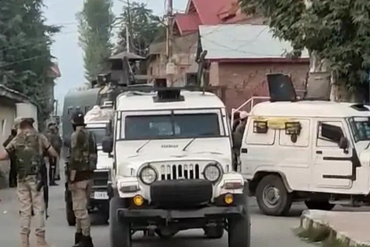 जम्मू-कश्मीरः श्रीनगर में आतंकवादियों के ग्रेनेड विस्फोट में नागरिक घायल