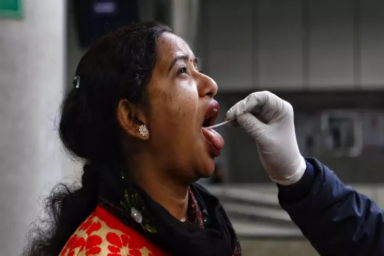 भारत में एक दिन में 10,256 नए कोविड मामले, 68 मौतें