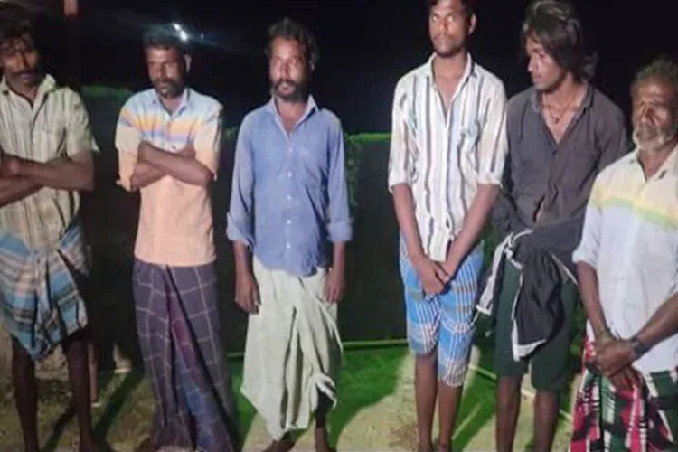श्रीलंकाई नौसेना ने 6 भारतीय मछुआरों को गिरफ्तार किया