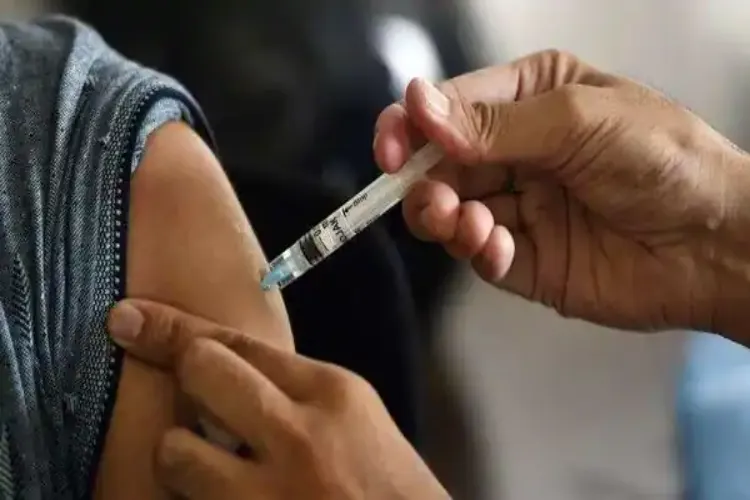 सर्वाइकल कैंसर के खिलाफ भारत का पहला टीका आज लॉन्च होगा
