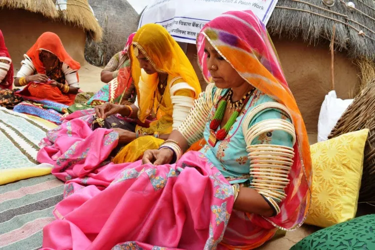 तस्वीरों की जुबानी दिलचस्प कहानी : हिंदू-मुस्लिम 777 महिलाओं ने बनाई अपनी कंपनी, दे रही हैं रोजगार