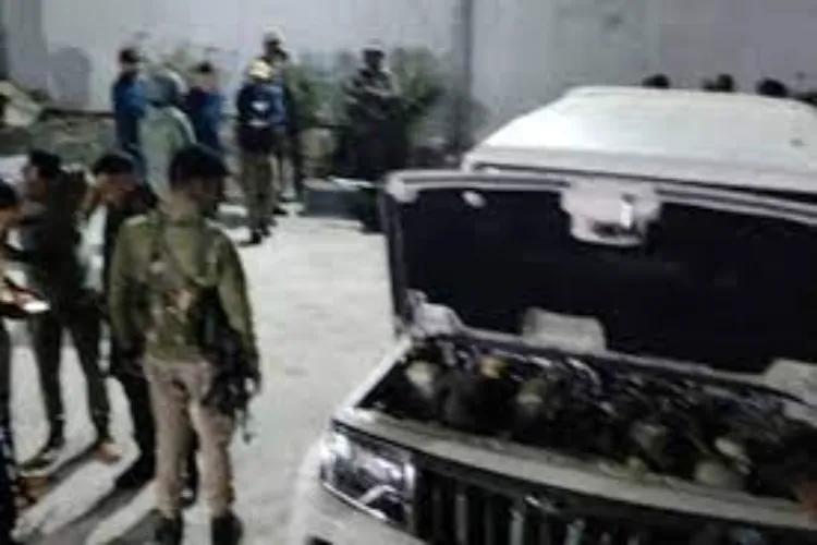 जम्मू-कश्मीर : पुंछ में विस्फोट से डीडीसी सदस्य का वाहन क्षतिग्रस्त