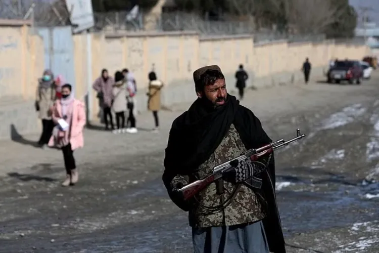 काबुल:महसा अमिनी की मौत के विरोध में प्रदर्शन कर रही महिलाओं पर तालिबान की फायरिंग 
