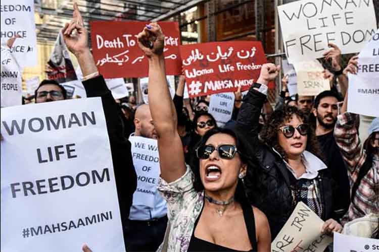 ईरानः हिजाब विरोधी प्रदर्शनों में नौ विदेशी गिरफ्तार