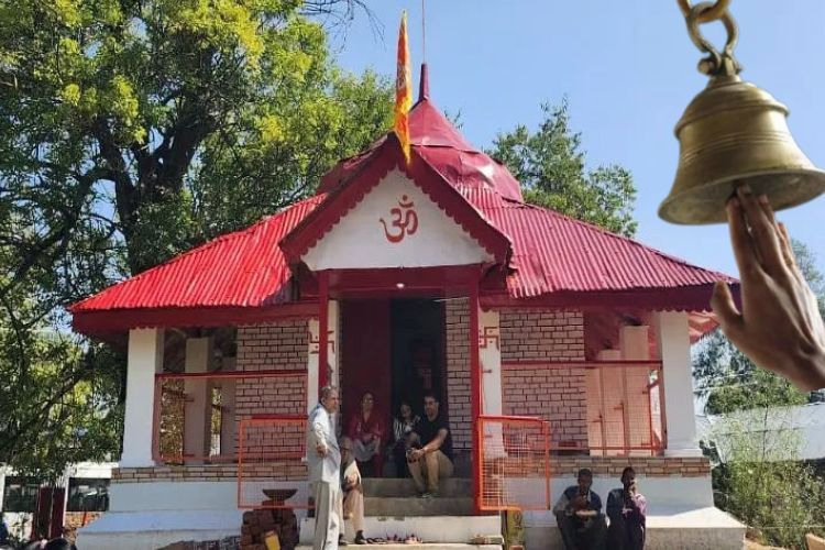 कश्मीरः 30 साल बाद मुस्लिमों के सहयोग से गणेश मंदिर में बजी घंटी