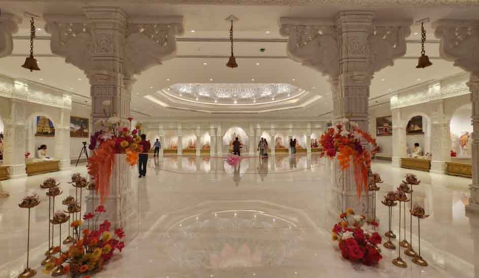 https://www.hindi.awazthevoice.in/upload/news/166495974206_Dubai_Grand_Hindu_temple_opened_on_Dussehra_3.jpg