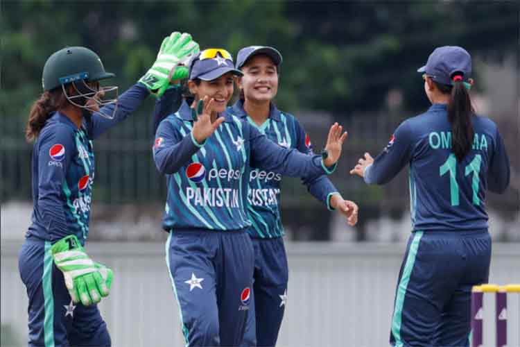 पाकिस्तान ने भारतीय महिला टीम को दी शिकस्त