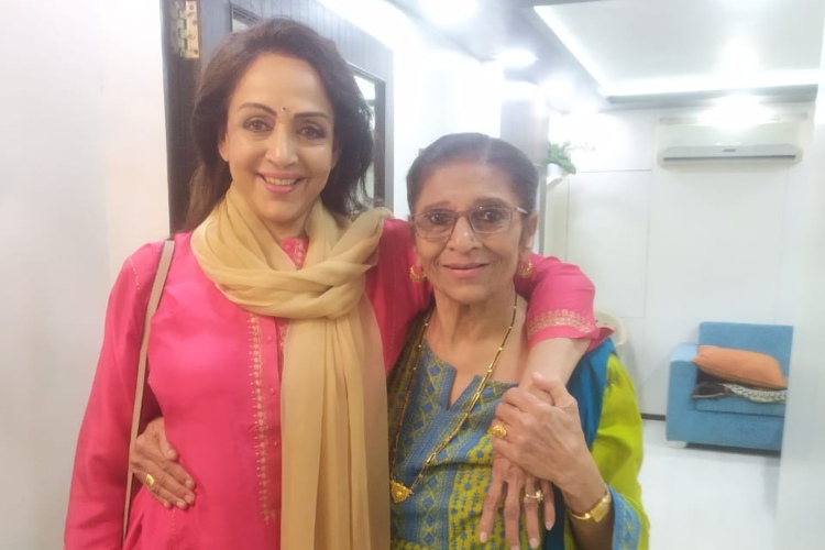 हेमा मालिनी के साथ रेशमा
