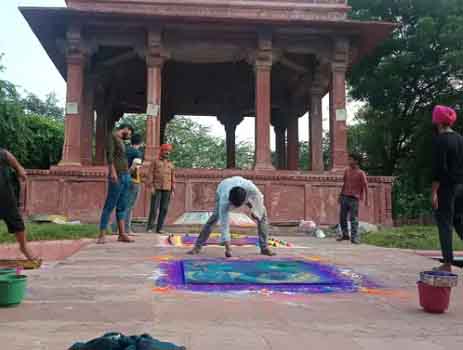 https://www.hindi.awazthevoice.in/upload/news/166697637115_UP_Redevelopment_of_tombs_of_'Mughal_Mirabai',_another_Muslim_devotee_of_Shri_Krishna_2.jpg