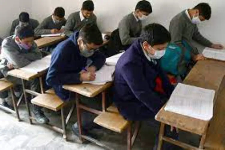 जम्मू-कश्मीरः छात्रों को शारीरिक दंड देने पर दो सरकारी शिक्षक निलंबित