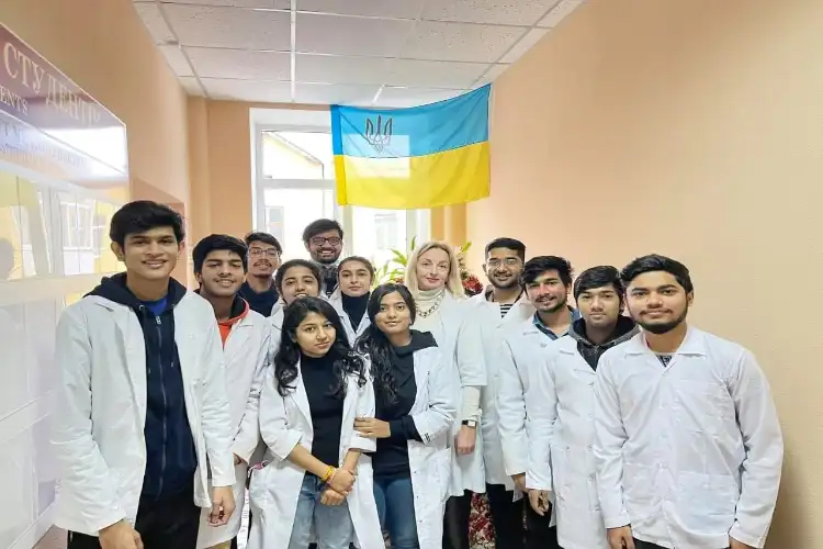 अधूरी पढ़ाई करें पूरी: यूक्रेन से लौटे मेडिकल छात्रों को रूस का न्योता