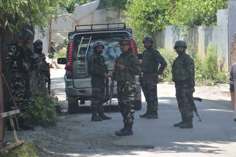 जम्मू-कश्मीर: 82 पाकिस्तानी आतंकी सक्रिय, सुरक्षा बल चलाएंगे विशेष अभियान 