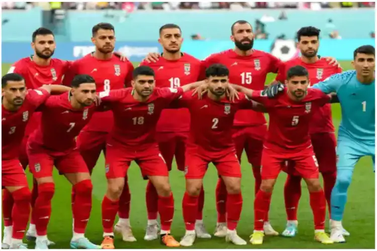 फुटबॉल विश्व कप तक पहुंची ईरान आंदोलन की आग, ईरानी टीम ने इंग्लैंड के खिलाफ मैच से पहले नहीं गाया राष्ट्रगान