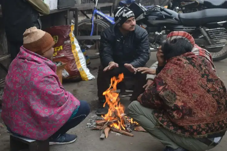 इस बार दिसंबर में ही पड़ेगी रिकॉर्डतोड़ सर्दी, कई शहरों में तेजी से गिरने लगा है तापमान