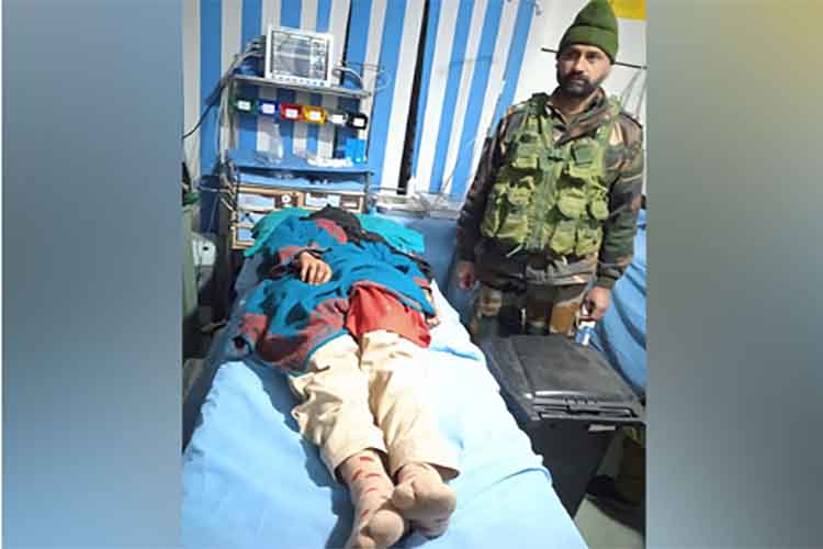 कश्मीरः गांव में संकटग्रस्त गर्भवती महिला की भारतीय सेना ने की मदद