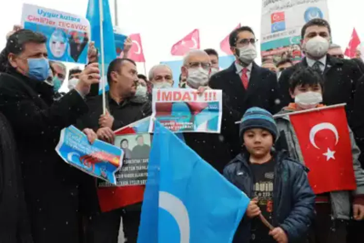 उइघुर का चीनी सरकार के खिलाफ तुर्की में प्रदर्शन