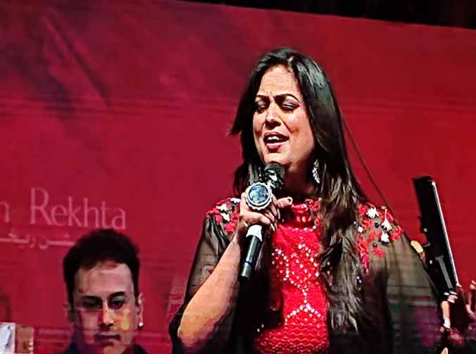 https://www.hindi.awazthevoice.in/upload/news/167017038409_Jashn-e-Rekhta_Three-day_'Urdu_Festival'_ends_with_mercury_falling,_Delhi_dances_on_Richa_Sharma's_farewell_song_3.jpg