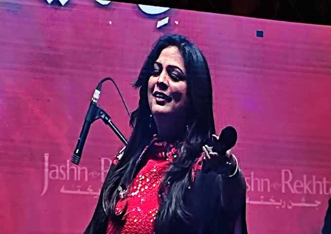 https://www.hindi.awazthevoice.in/upload/news/167017040609_Jashn-e-Rekhta_Three-day_'Urdu_Festival'_ends_with_mercury_falling,_Delhi_dances_on_Richa_Sharma's_farewell_song_4.jpg