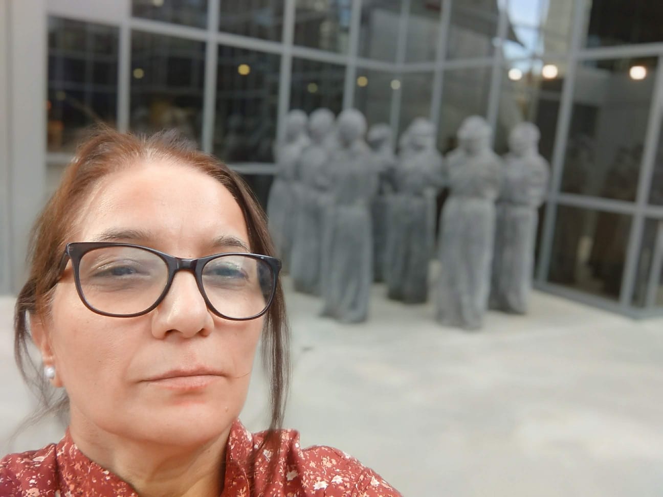 https://www.hindi.awazthevoice.in/upload/news/167118360801_asha_khosa,_The_author_at_the_ICRC_museum_in_Geneve,_Switzerland.jpg
