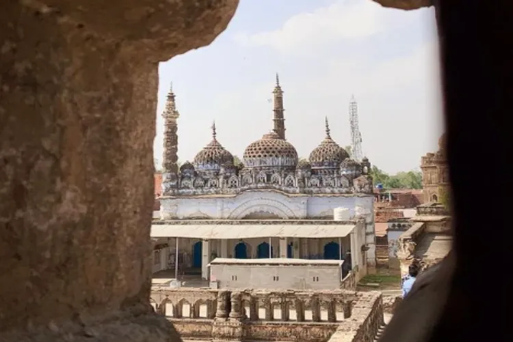 खैराबाद की मक्का दर्जी मस्जिद: एक अदना से व्यक्ति का अनूठा प्रयास जो जमींदोज हो रहा है