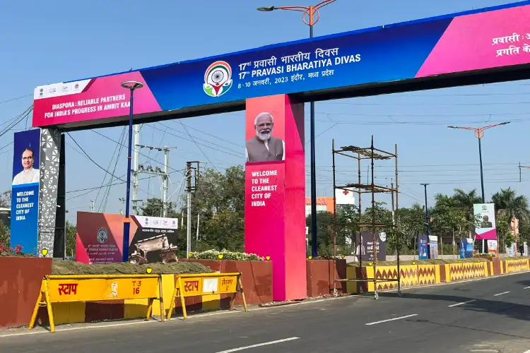 इंदौर में होगा 17वां प्रवासी भारतीय सम्मेलन, एनआरई लोगों के स्वागत में अभी से डूबा शहर 