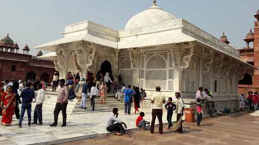 https://www.hindi.awazthevoice.in/upload/news/167447784810_shikh_salim_chishti.jpg