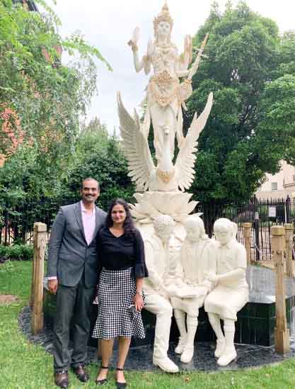 https://www.hindi.awazthevoice.in/upload/news/167482524311_Hindus_visit_Saraswati_statue_gifted_by_Indonesia_to_America_2.jpg