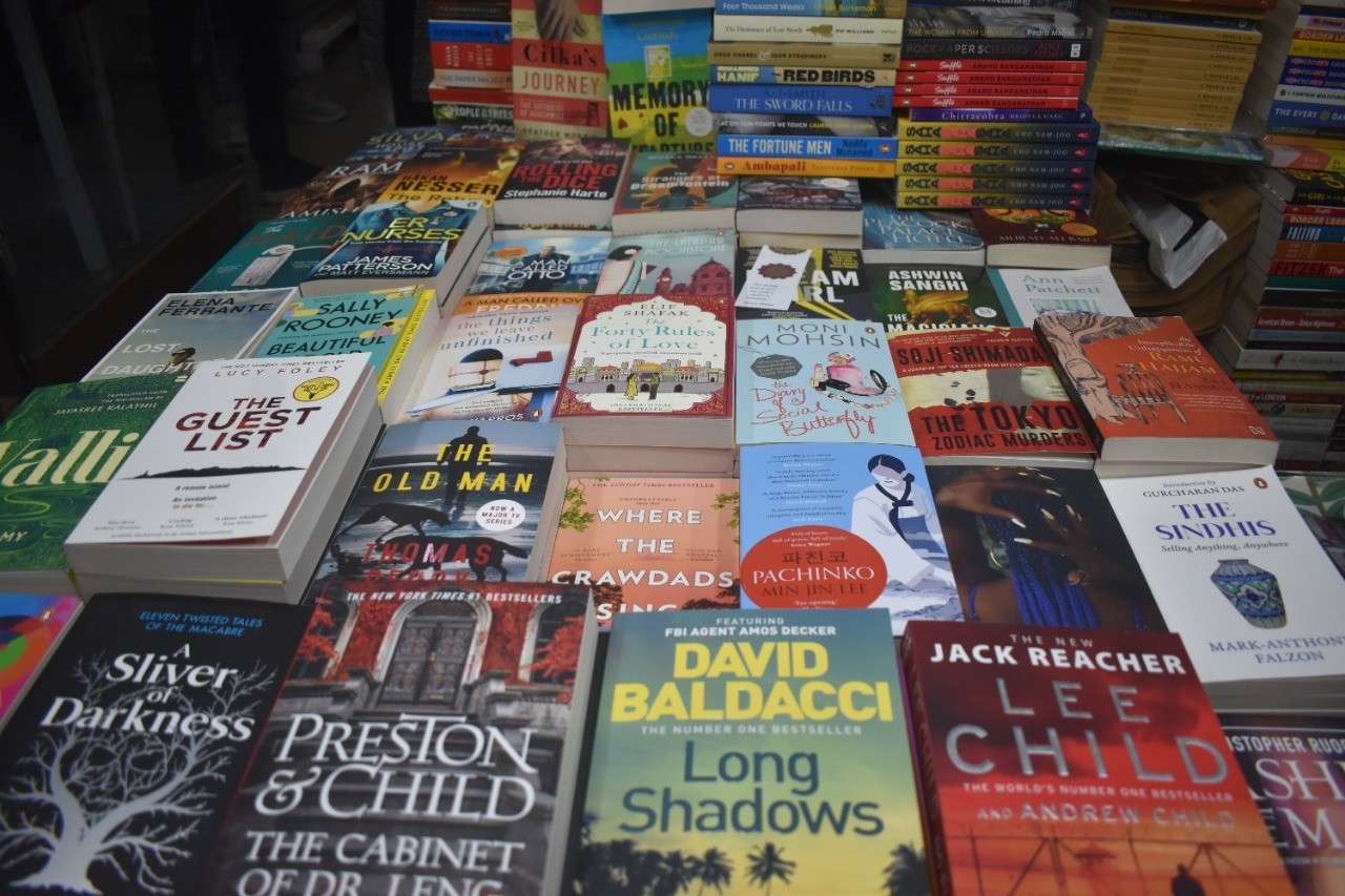 https://www.hindi.awazthevoice.in/upload/news/167567368902_Delhi's_most_popular_'Midland_Bookshop'_where_Shahrukh_Khan_to_Sachin_Tendulkar_visits_7.jfif