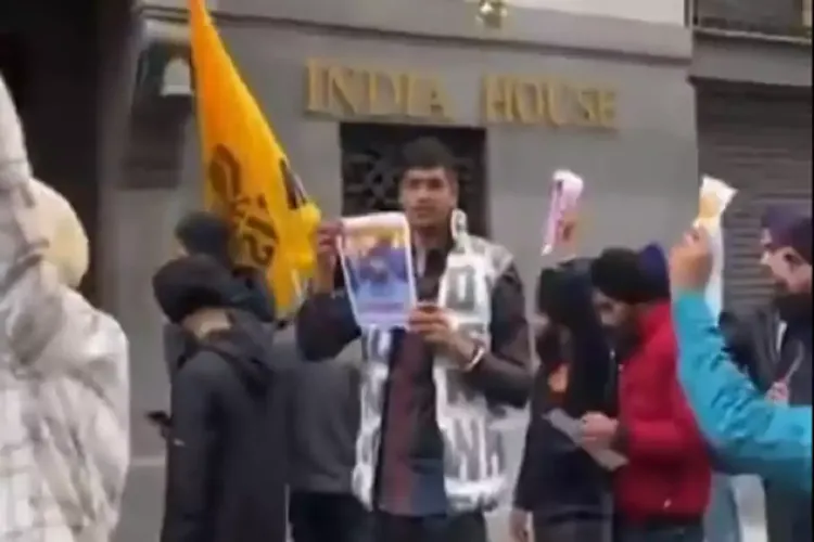 खालिस्तान समर्थकों ने लंदन में भारतीय उच्चायोग से तिरंगा उतारा, ब्रिटेन के राजदूत तलब
