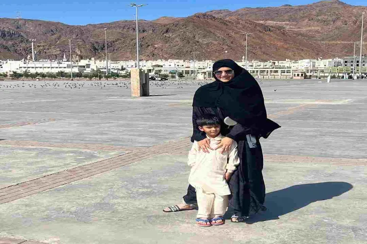 सानिया मिर्जा मदीना यात्रा पर, बेटे इजहान के साथ शेयर की तस्वीर