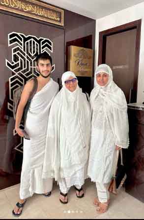 https://www.hindi.awazthevoice.in/upload/news/167947864107_Hina_Khan_started_Umrah_before_Ramadan_3.jpg
