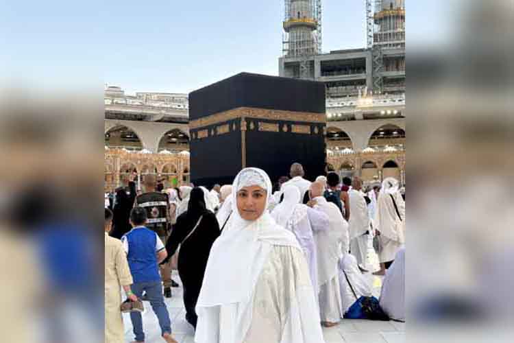 हिना खान ने रमजान से पहले शुरू किया उमरा