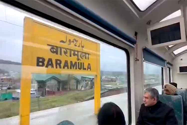 जम्मू-श्रीनगर रेल लिंक साल के अंत तक खुल जाएगा 