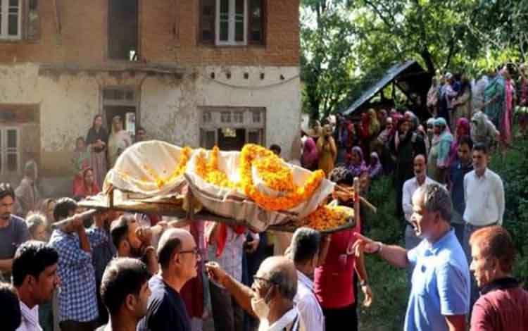कश्मीरः गांदरबल में कश्मीरी पंडित के अंतिम संस्कार में मुस्लिम भाईयों ने की मदद