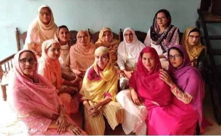 https://www.hindi.awazthevoice.in/upload/news/168250162602_Niyaz_Khan_trained_11_daughters_became_Mewat's_'role_model'_3.jpg