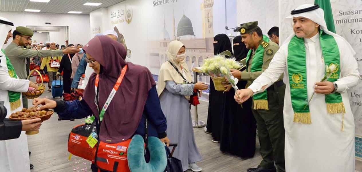 सऊदीः भारत, मलेशिया और बांग्लादेश से हज यात्रियों का पहला जत्था पहुंचा मदीना