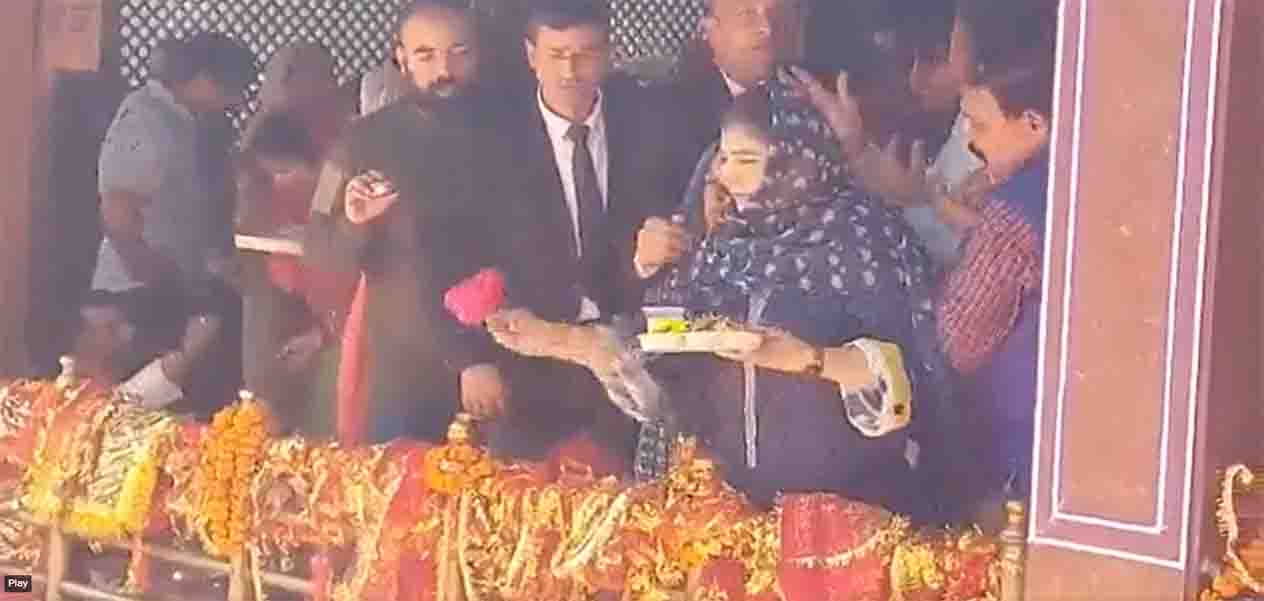 तुलमुला में खीर भवानी मेले के दौरान महबूबा मुफ्ती