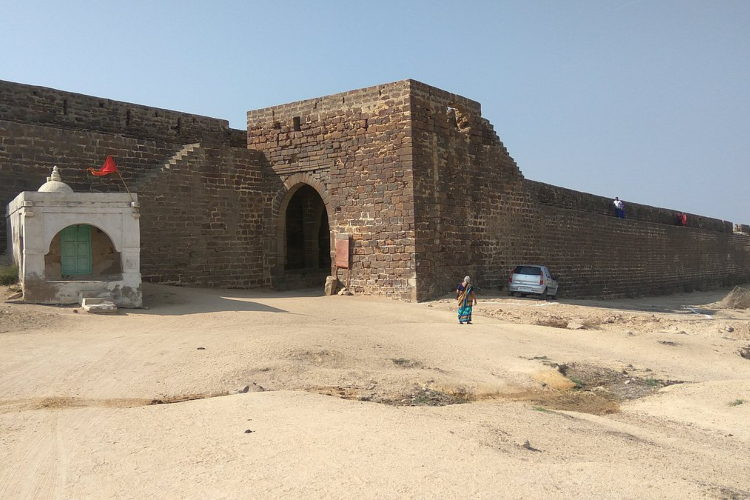 लखपत का उजाड़ किला 