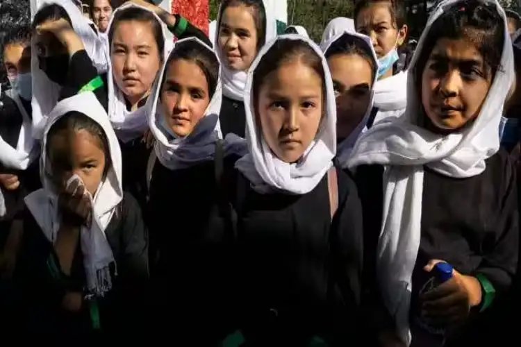 स्कूलों में जहर दिए जाने के बाद 80 अफगान लड़कियां अस्पताल में भर्ती
