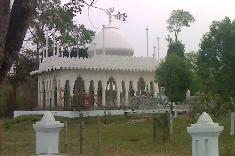 https://www.hindi.awazthevoice.in/upload/news/168657236114_Different_from_India's_mainstream,_Assamese_Muslims_have_unique_identity_&_culture_9.jpg