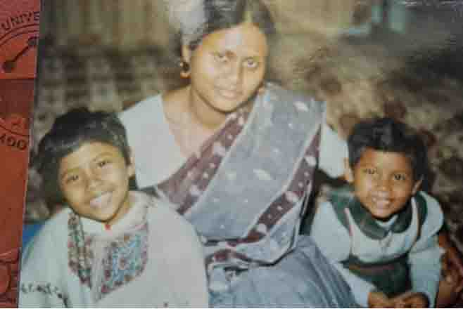 https://www.hindi.awazthevoice.in/upload/news/168709720405_Muslim_couple’s_daughter_ready_to_follow_her_parents’_brave_act_of_donating_bodies_-_organs_after_death_2.jpg