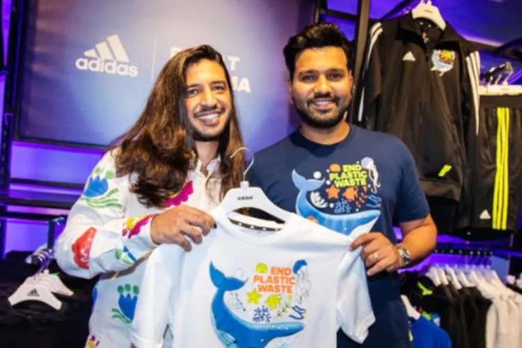 क्रिकेटर रोहित शर्मा के साथ आकिब वानी (फोटो सौजन्यः आकिब वानी का इंस्टाग्राम पेज)