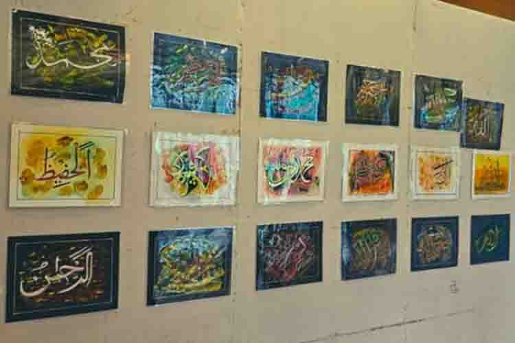 Kashmir Art Emporium: प्रदर्शनी में मोहम्मद शफी मीर और शाहनवाज अहमद सोफी की कैलीग्राफी ने लूटी वाहवाही