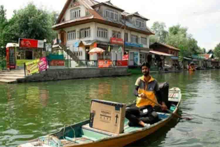 'आई हैव स्पेस': अमेजन इंडिया श्रीनगर की डल झील में खोलेगा स्टोर